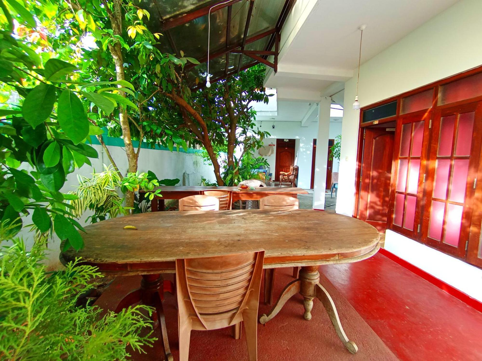 Pearl Deluna Resort Mirissa Exterior photo