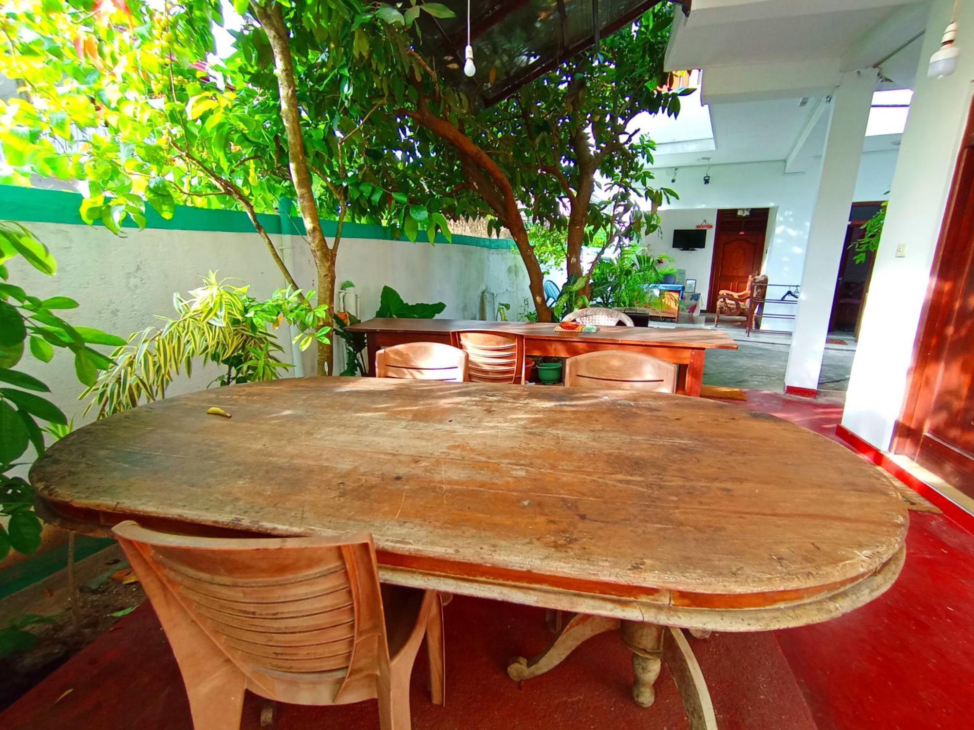 Pearl Deluna Resort Mirissa Exterior photo