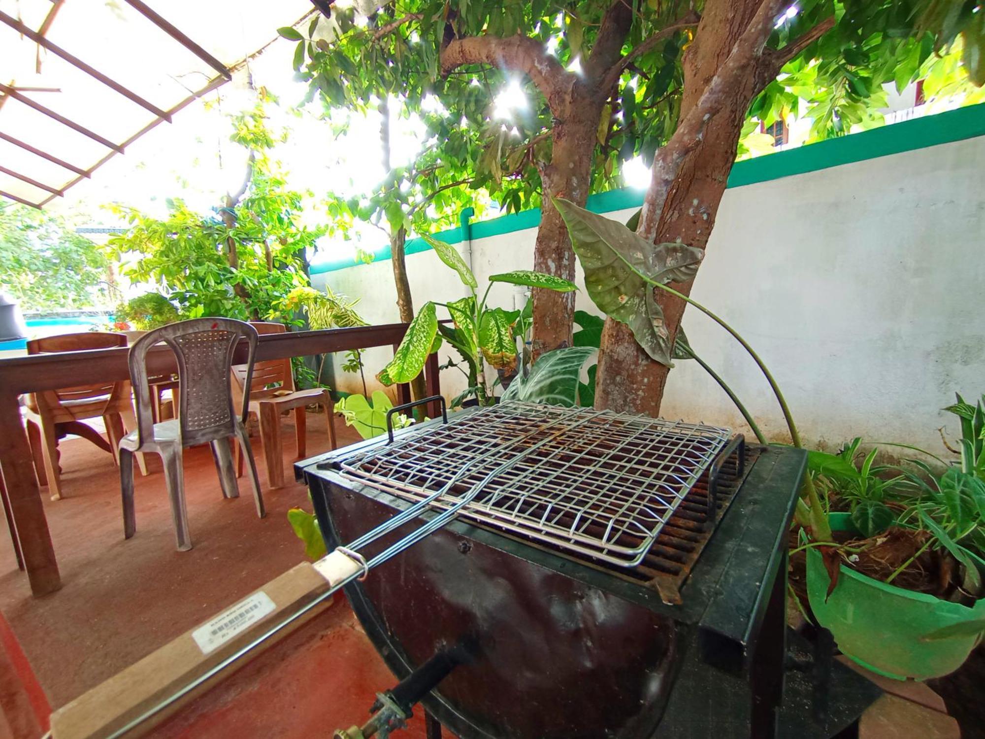 Pearl Deluna Resort Mirissa Exterior photo