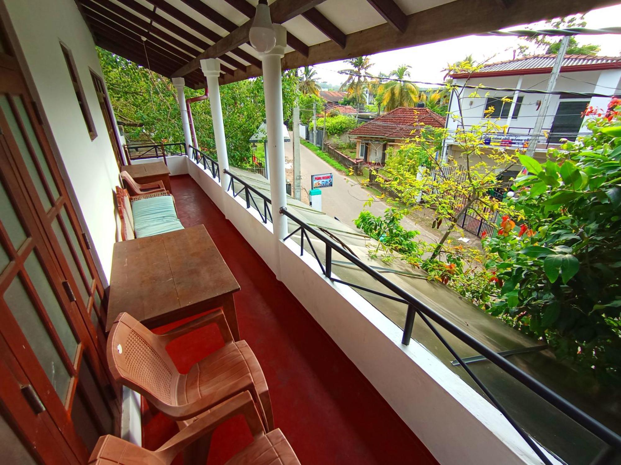 Pearl Deluna Resort Mirissa Exterior photo