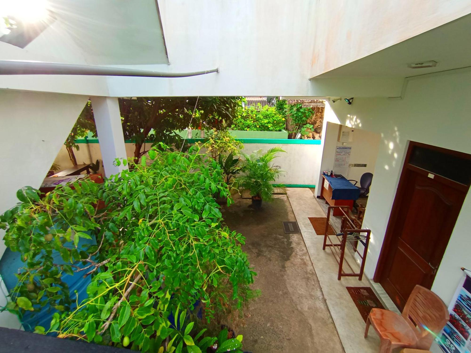 Pearl Deluna Resort Mirissa Exterior photo