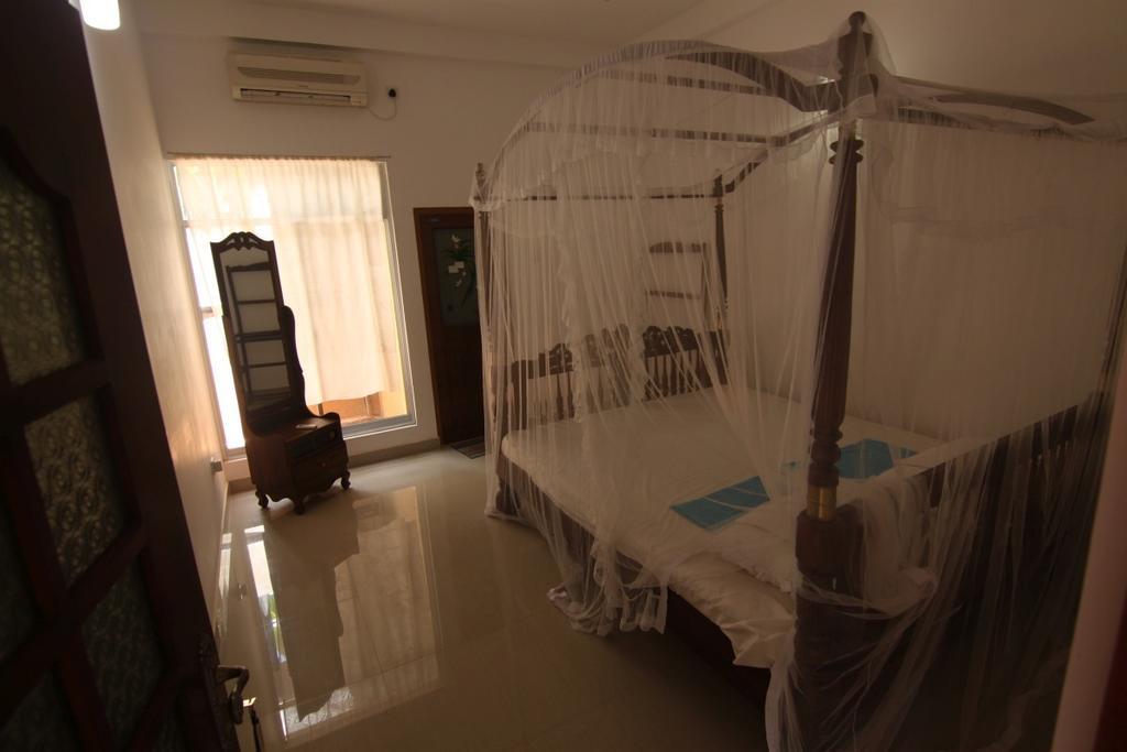 Pearl Deluna Resort Mirissa Room photo