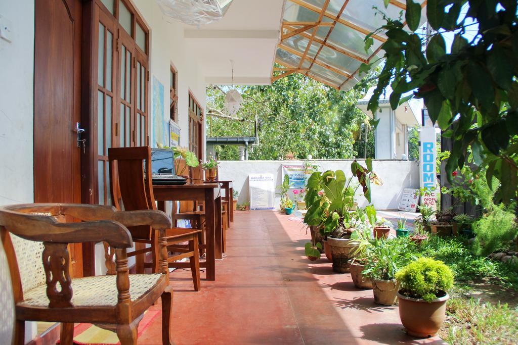 Pearl Deluna Resort Mirissa Exterior photo